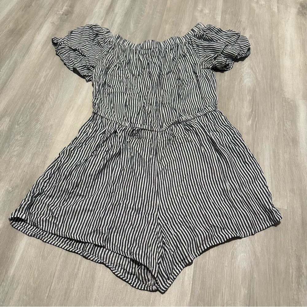 Old Navy Gray White Striped Off Shoulder Romper Sz M
